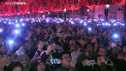 Párizs rendőrökkel készül a szilveszterre