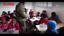 Suriyeli çocuklardan Mehmetçik'e teşekkür