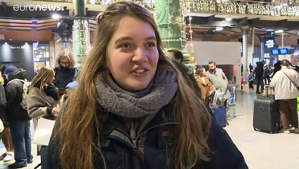 Las huelgas bloquean París y pasan factura a la economía francesa