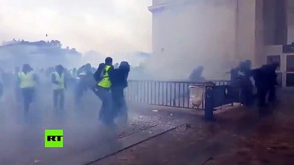 "Francia, en pie de guerra": Jornada de caos y violencia deja 110 heridos y 255 detenidos