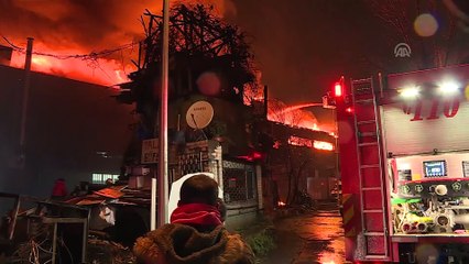Zeytinburnu'nda iki tekstil fabrikası yandı - İSTANBUL