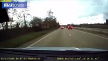 Niño salva a su madre cuando se desmaya conduciendo