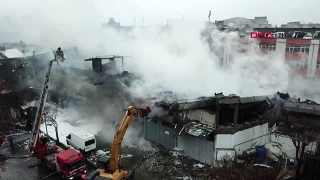 Zeytinburnunda yanan fabrika havadan görüntülendi -1
