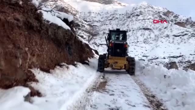 Şırnak beytüşşebap'ta kar kalınlığı, 70 santimi buldu