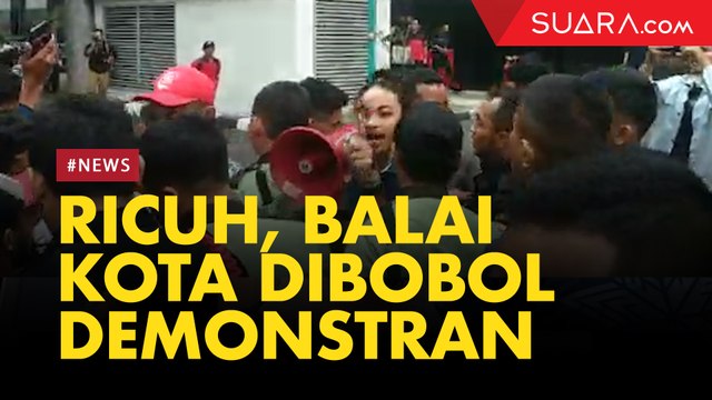 Balai Kota Dibobol Demonstran Lagi, Mahasiswa dan Petugas Terlibat Ricuh