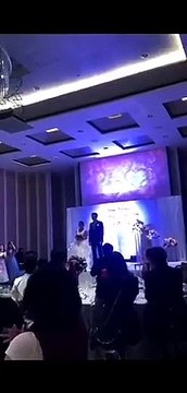 Düğünde şoke eden olay ! Aldatılan damat, gelinin görüntülerini ekrana yansıttı