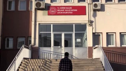 Yunanistan'a kaçmak isterken yakalanan Afgan genç doktor olmak istiyor