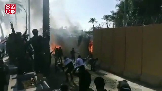 ABD’nin Bağdat Büyükelçiliği önünde gerginlik! Binaya girmeye çalışıyorlar