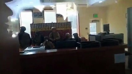 Irak'ta gergin anlar: Haşdi Şabi destekçileri ABD elçiliğine girmeye çalıştı