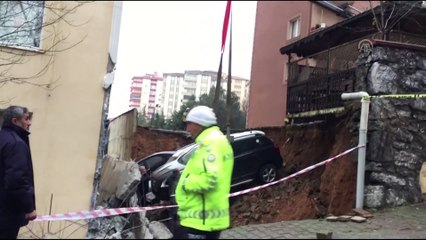 Kartal'da istinat duvarı çöktü - İki binanın geçici olarak boşaltılmasına karar verildi - İSTANBUL