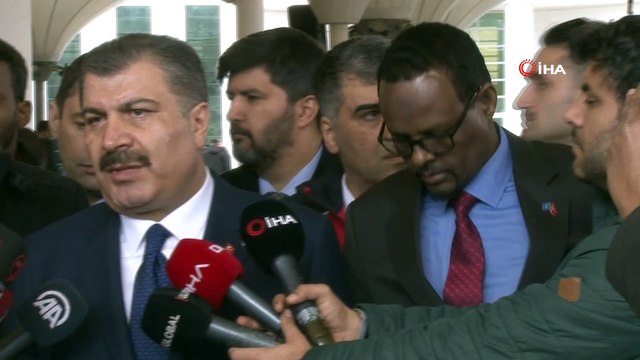 Bakan Koca: '15 hastamız yine daha çok şehir hastanemiz ve GATA'da olmak üzere tedavileri devam ediyor. 15 hastanın 11 tanesi yoğun bakım şartlarında tedavileri devam ediyor'