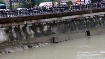 Hatay'da nehre düşen kadını itfaiye kurtardı