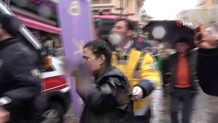 Bursa'da yangında can pazarı...Mahsur kalanları itfaiye vinçle kurtardı