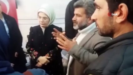 Emine Erdoğan'dan HDP önündeki ailelere ziyaret