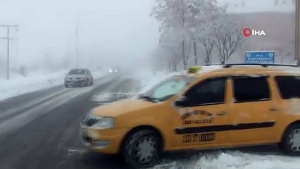 Bitlis’te Yoğun Kar Yaşığı ve Sis Etkili Oluyor