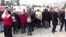 Fidan almak için birbirleriyle yarıştılar