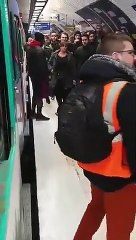 Paris : Une conductrice de la RATP prise à partie par des grévistes à la station Place d’Italie - Une enquête a été ouverte