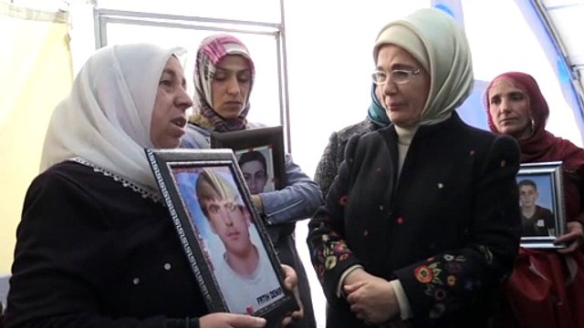 Emine Erdoğan, Diyarbakır annelerini ziyaret etti (3) - DİYARBAKIR