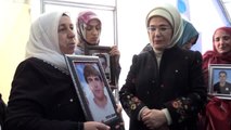 Emine Erdoğan, Diyarbakır annelerini ziyaret etti (3)