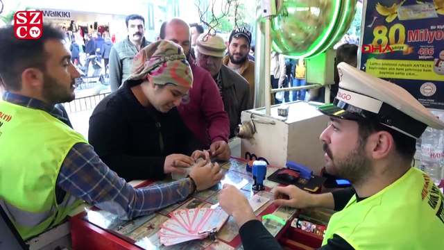 Büyük çekilişe saatler kala bilet kuyrukları uzadı