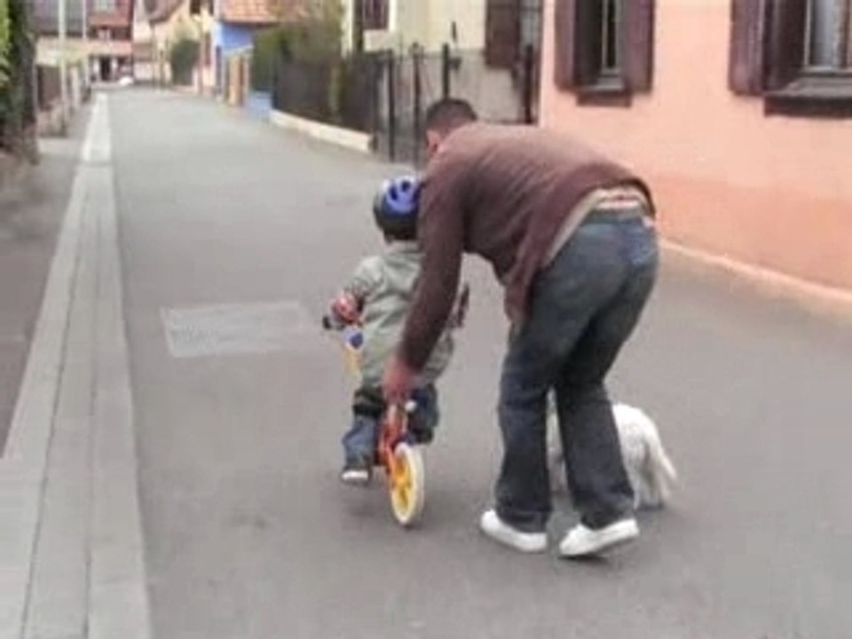 A bicyclette