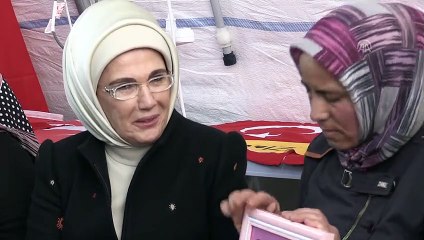 Emine Erdoğan, Diyarbakır annelerini ziyaret etti (5)