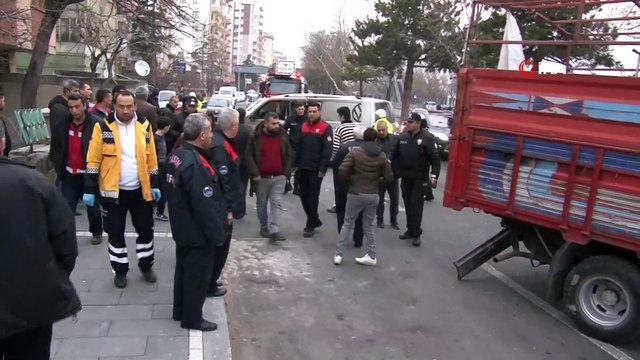 3 aracın karıştığı kazada ortalık savaş alanına döndü