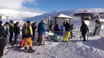 Yeni yıla sayılı saatler kala Uludağ’da oteller ve kayak pistleri doldu taştı