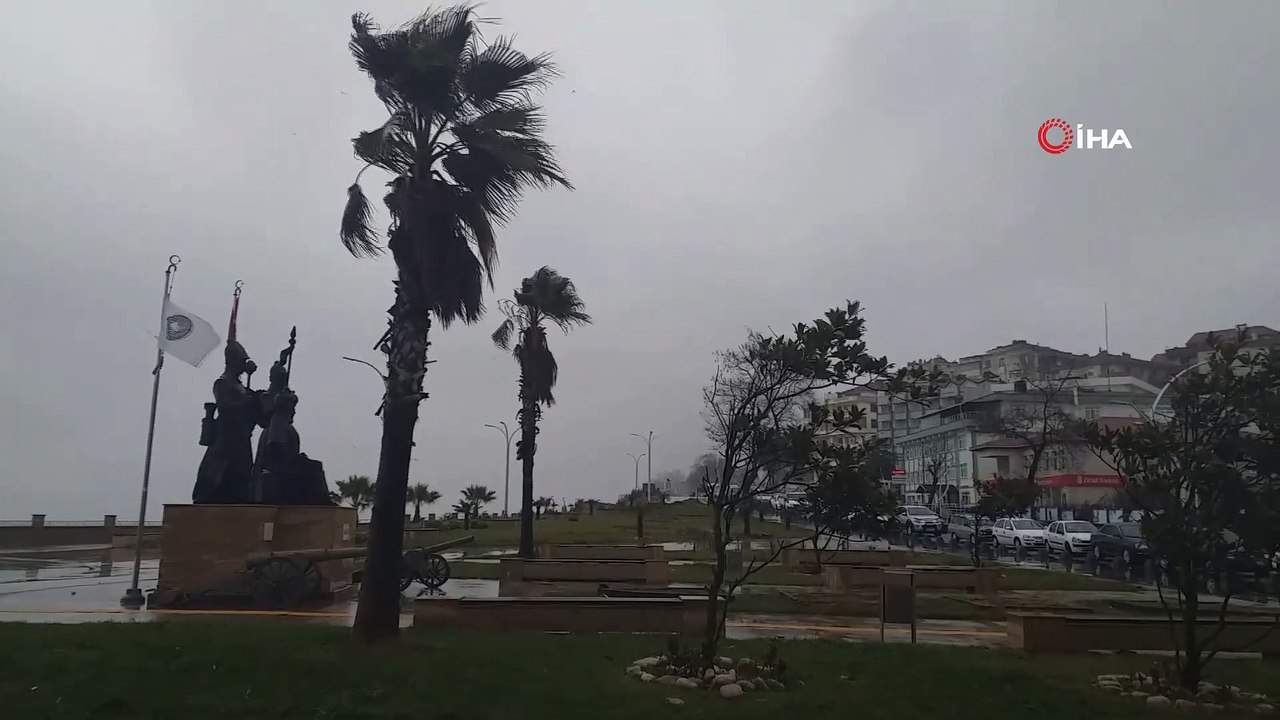 Düzce'de Şiddetli Rüzgar ve Yağış Etkili Oluyor