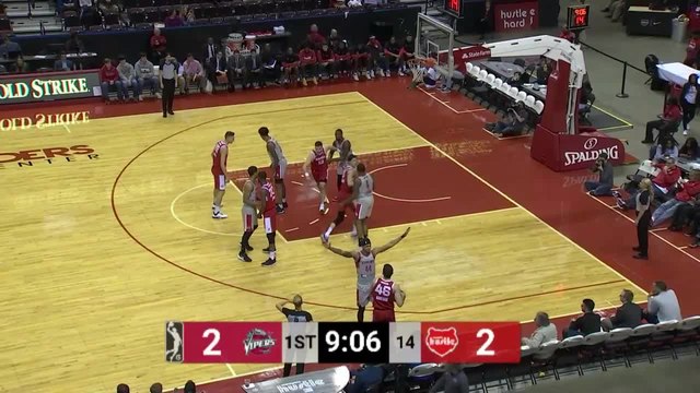 Josh Jackson with the huge dunk!