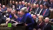 Lea los labios: ¿llamó el líder laborista 'mujer estúpida' a Theresa May?