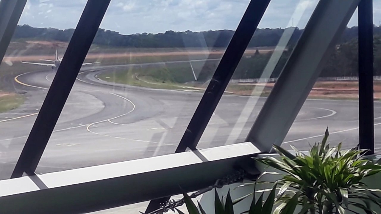 [SBEG Spotting]Boeing 737-800 PR-GTQ taxia e decola de Manaus para Fortaleza(31/12/2019)