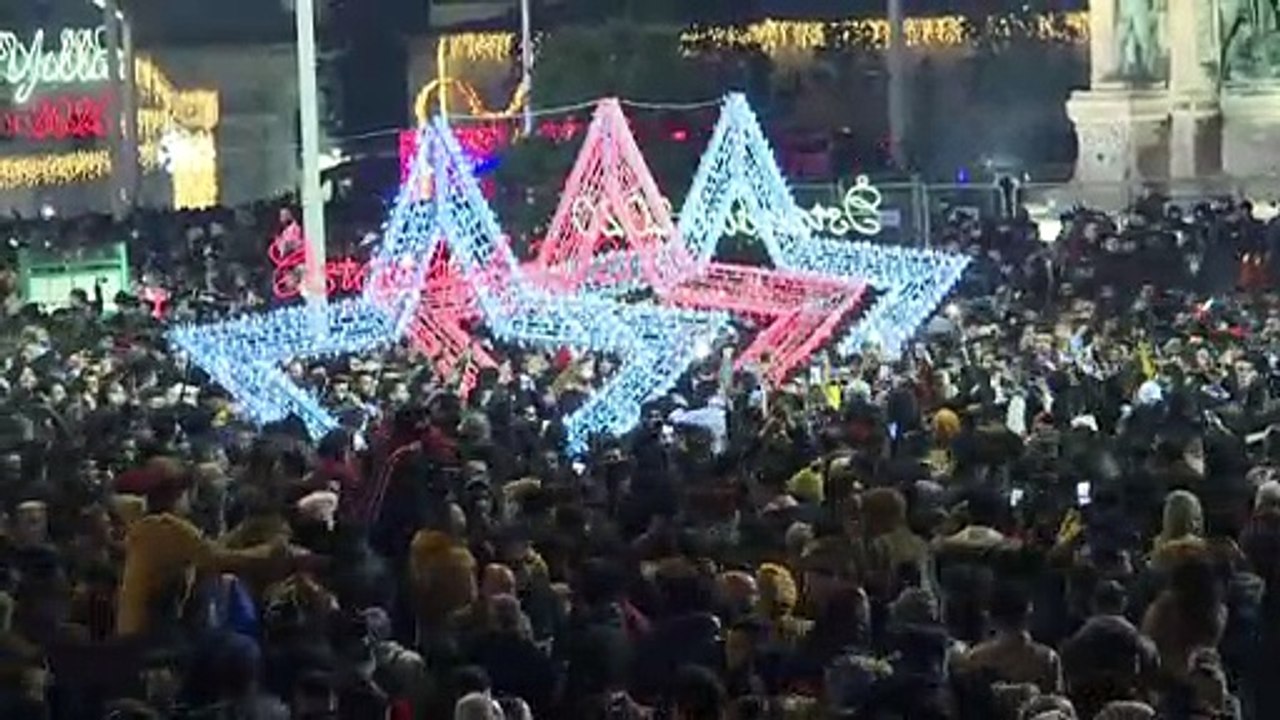 İstanbul'da yılbaşı coşkusu - Taksim Meydanı (3) - İSTANBUL