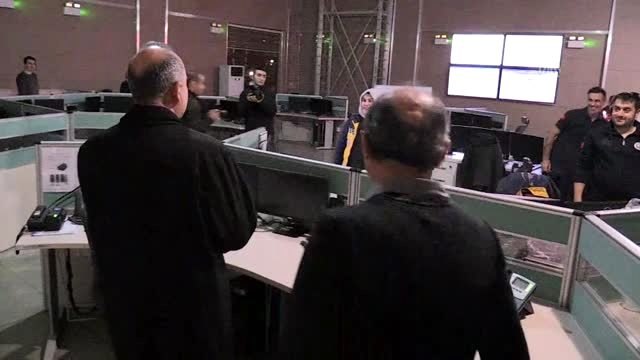 Yalova Valisi Erol, hastane ve kontrol noktalarındaki görevlilerin yeni yılını kutladı