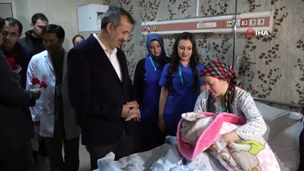 Yeni yılın ilk bebekleri dünyaya geldi