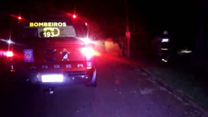 Bombeiros socorrem homem que caiu de escada em residência no Bairro Brasília