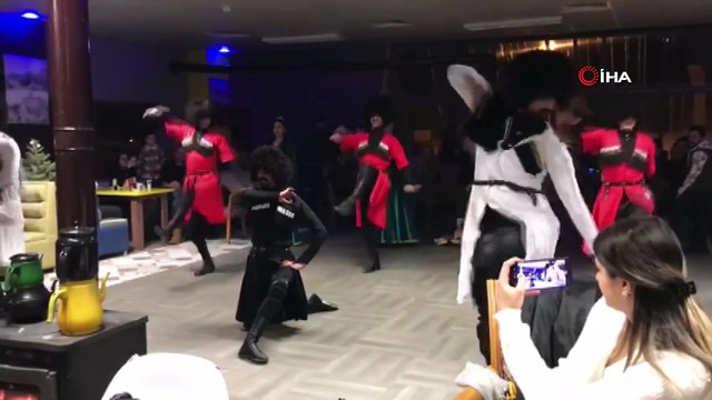 Sarıkamış Kayak Merkezinde -15 Derecede Yılbaşı coşkusu