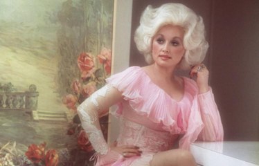 ‘Dolly’s’ Is a New NYC Bar That Pays Tribute to the Country Icon