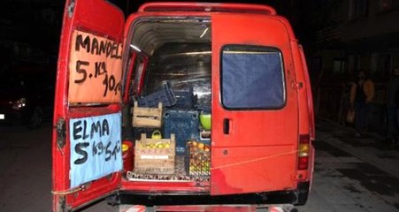 Minibüsüyle meyve satan seyyar satıcı aracında ölü bulundu