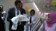 Yeni yılın ilk bebeği Zehra Melek oldu - SİVAS