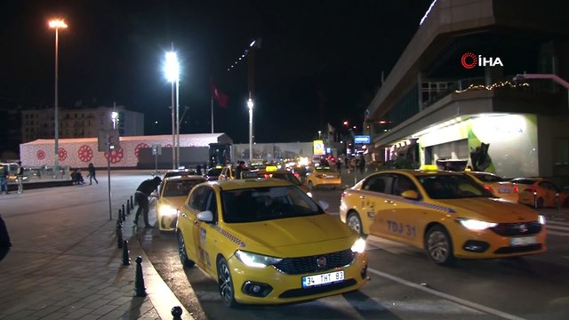 Yeni yıl kutlamaları için kapatılan Taksim tekrar açıldı