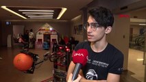 Genç 'robot takımı' çocuklarla buluştu