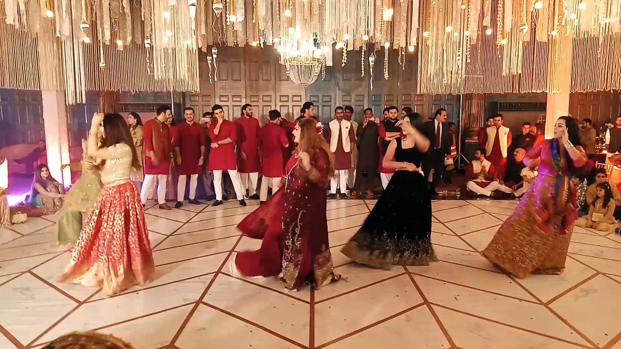 Pakistani Wedding DANCE _beautiful girls  New video 2019