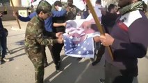 Miles de personas toman la embajada de EEUU en Iraq como respuesta a los ataques