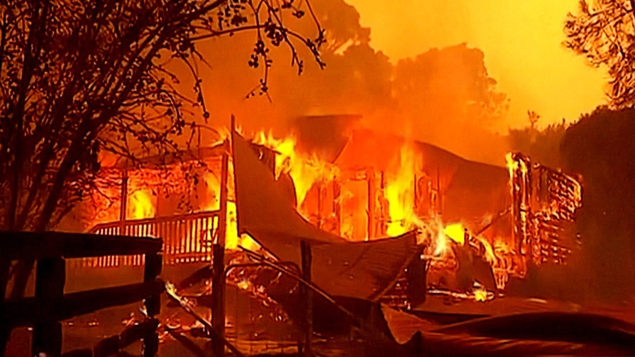 Death toll rises as bushfires spread across Australia