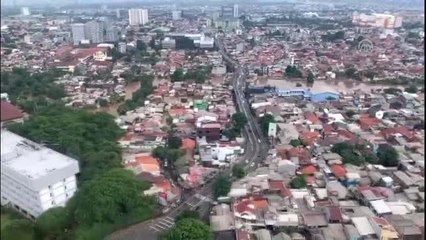 Endonezya'daki sel havadan görüntülendi