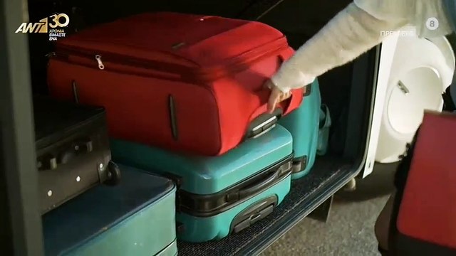 Το Καφέ της Χαράς: Αυτή είναι η πρώτη συγκινητική σκηνή της Βάλιας και του Μανωλάκη!