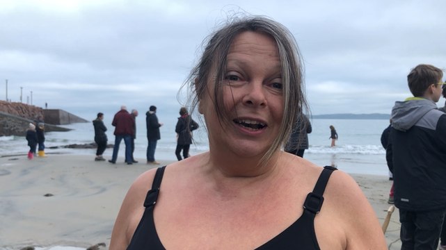 Perros-Guirec. Bain du 1er jour de l’an