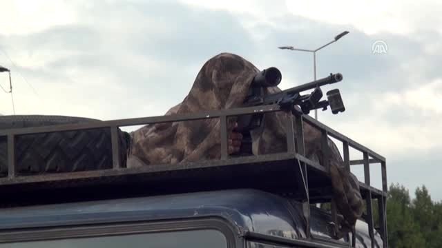 Özel harekat polislerinden gerçeğini aratmayan rehine kurtarma tatbikatı