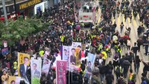 عشرات الآلاف يتظاهرون في هونغ كونغ بمناسبة رأس السنة